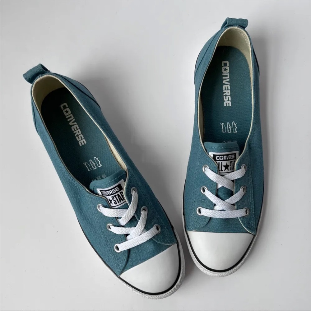 ❌SOLD❌Brand New Ladies Converse 9